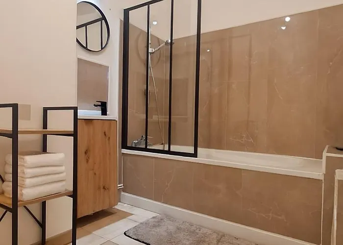 Mini Avec Piscine à Pied Wifi Clim Dans Résidence *